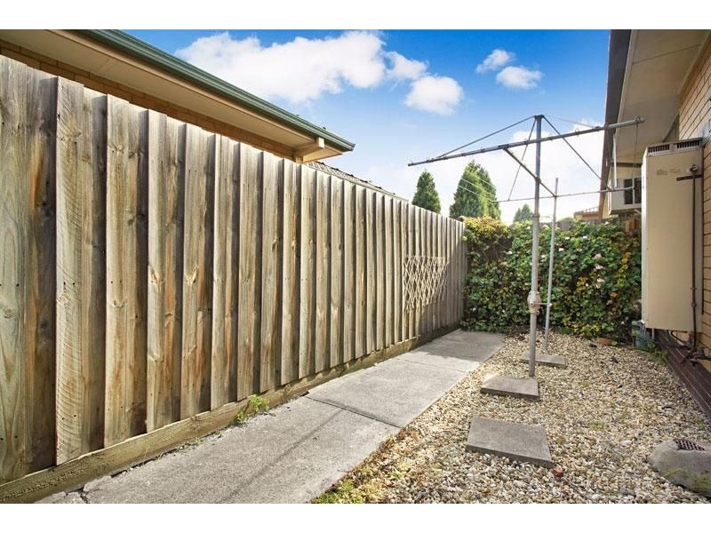 2/321 Rossmoyne Street, Thornbury VIC 3071