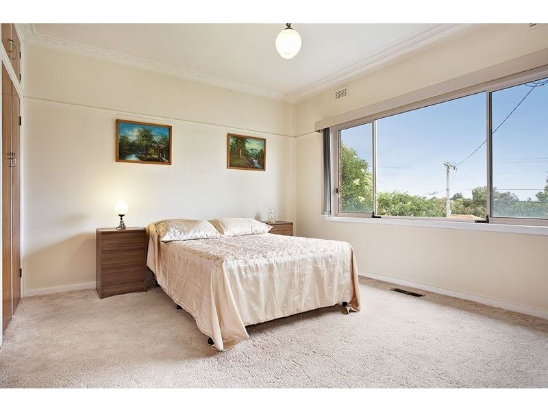 24 Douglas Street, Rosanna VIC 3084