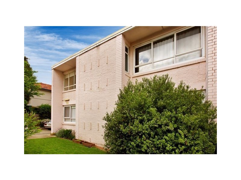8/72 Dundas Street, Thornbury VIC 3071