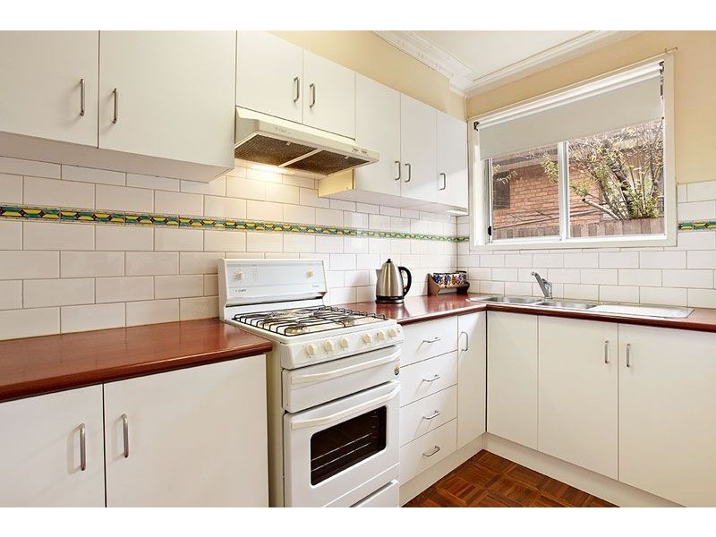 2/44 Swift Street, Thornbury VIC 3071