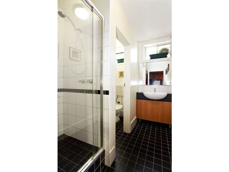 2/50 Woolton Avenue, Thornbury VIC 3071