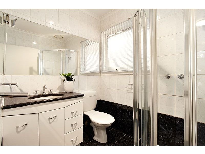 2/141 Maltravers Road, Ivanhoe VIC 3079