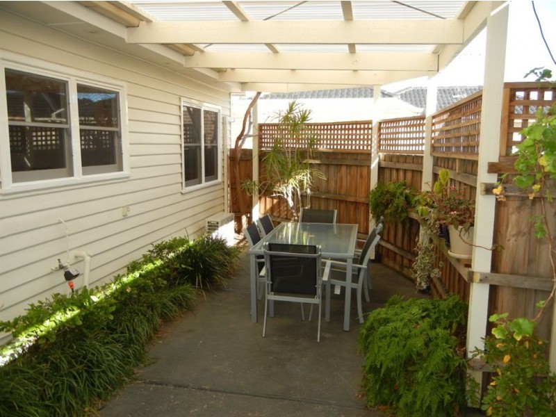 1/19 Dundee Street, Reservoir VIC 3073