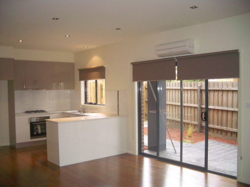 1/5 Acheron Avenue, Reservoir VIC 3073