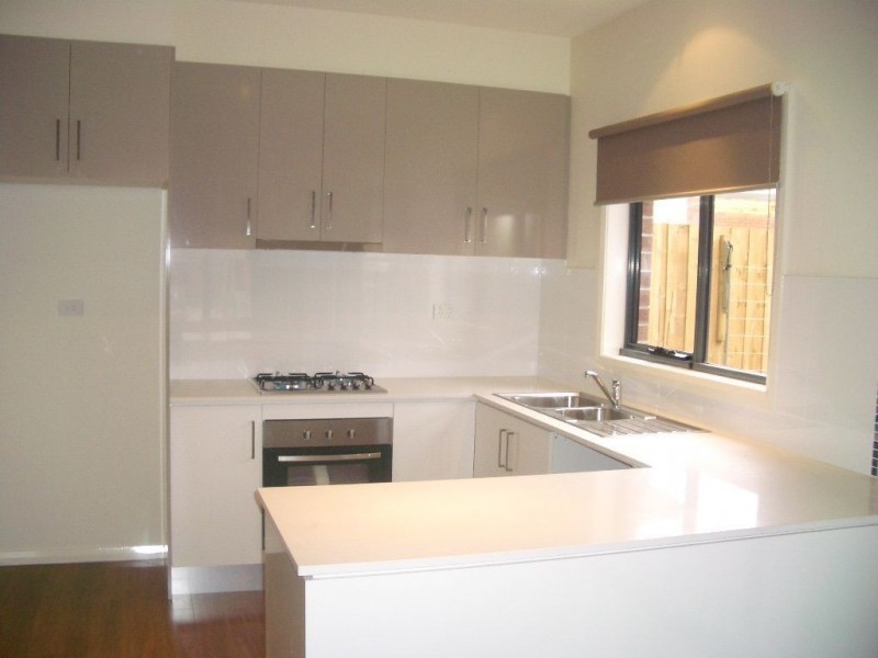 1/5 Acheron Avenue, Reservoir VIC 3073