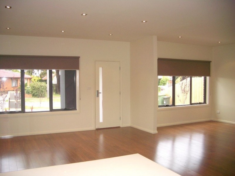 1/5 Acheron Avenue, Reservoir VIC 3073