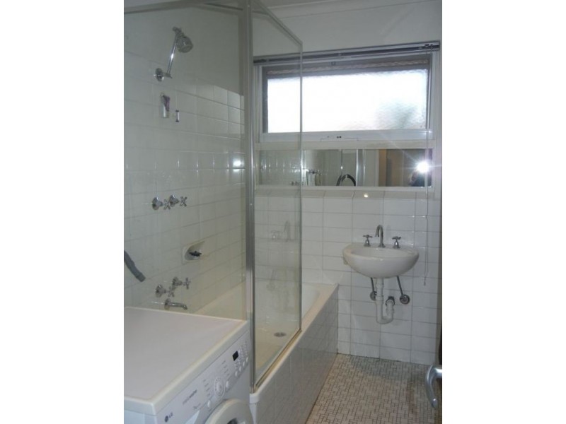 4/130 Rossmoyne Street, Thornbury VIC 3071