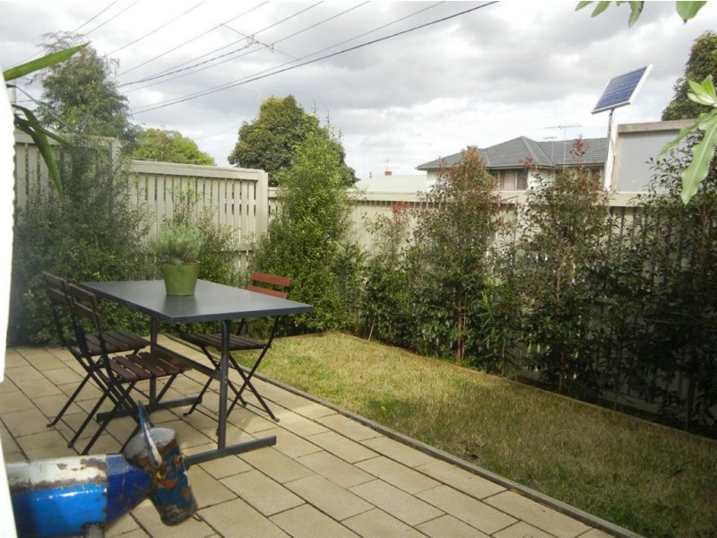 2/30 Kemp Street, Thornbury VIC 3071