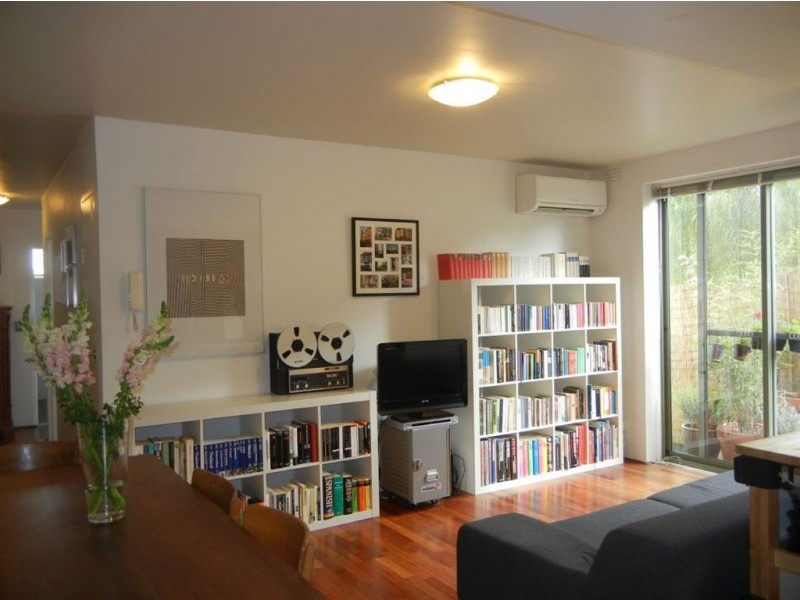 2/30 Kemp Street, Thornbury VIC 3071