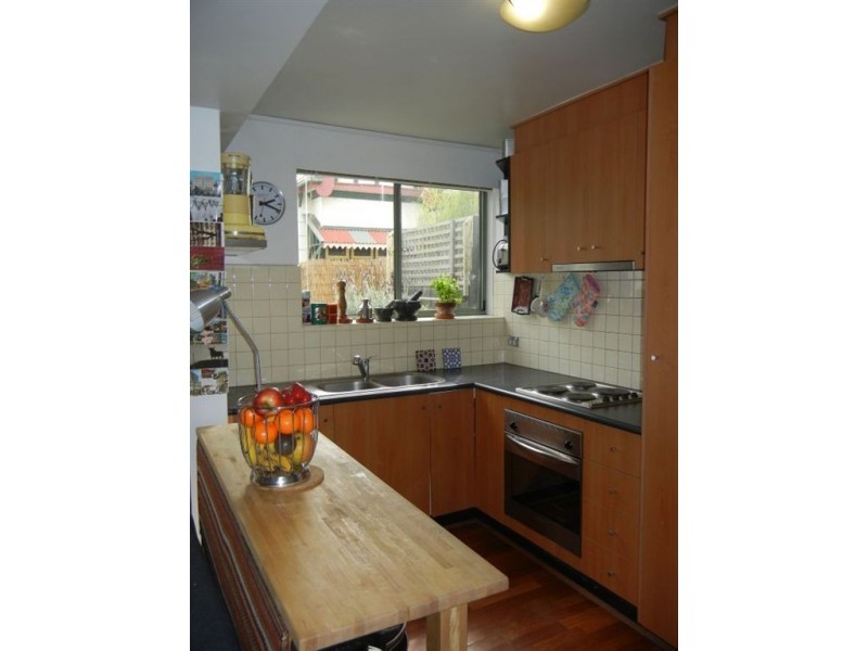 2/30 Kemp Street, Thornbury VIC 3071