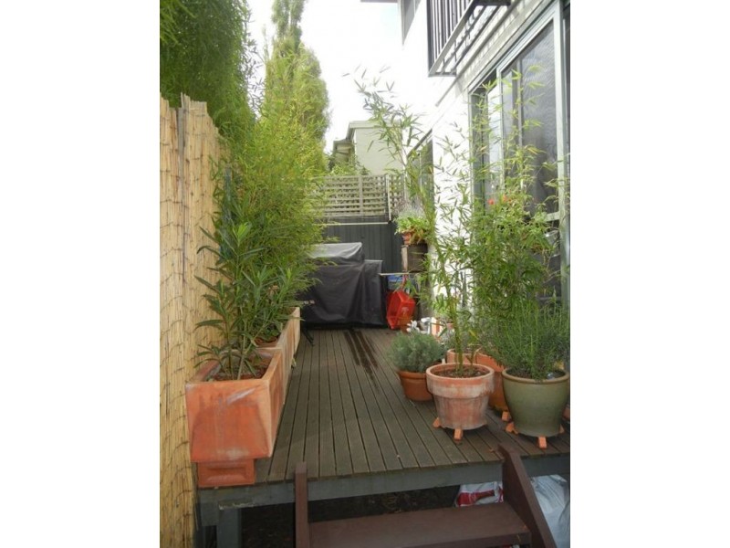 2/30 Kemp Street, Thornbury VIC 3071