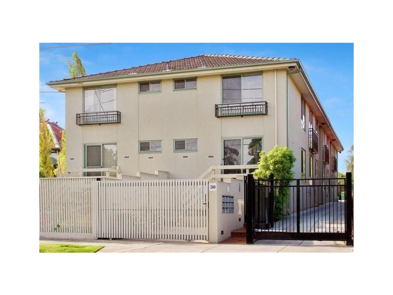 2/30 Kemp Street, Thornbury VIC 3071