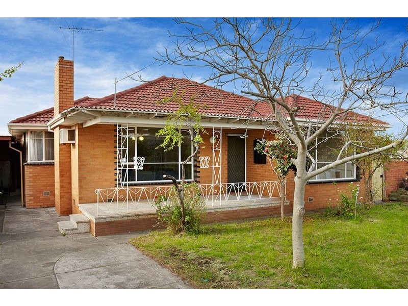 10 Lindenow Street, Reservoir VIC 3073
