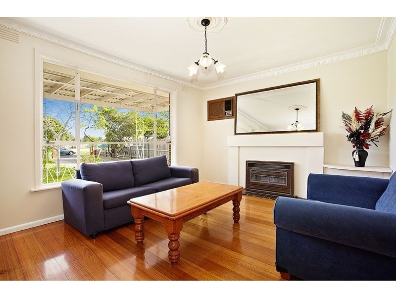 10 Lindenow Street, Reservoir VIC 3073