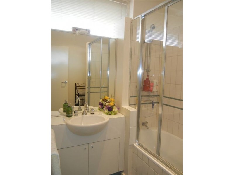 7/10 Normanby Avenue, Thornbury VIC 3071