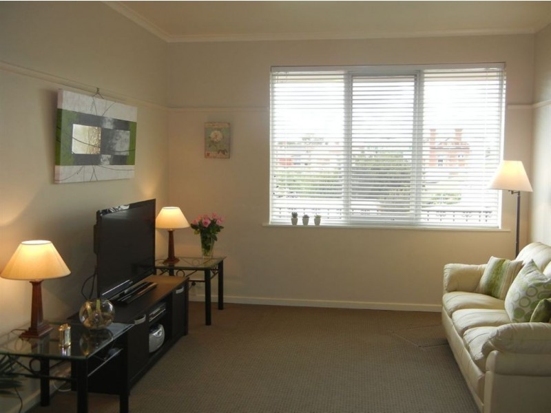 7/10 Normanby Avenue, Thornbury VIC 3071