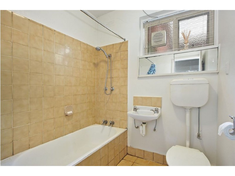 2/143 Smith Street, Thornbury VIC 3071