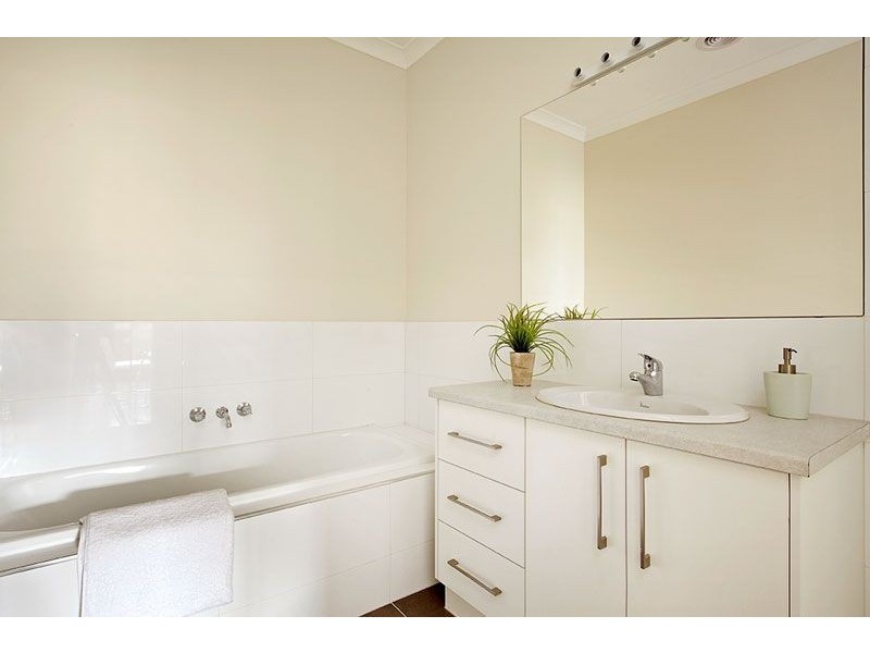 2/16 Elm Street, Preston VIC 3072