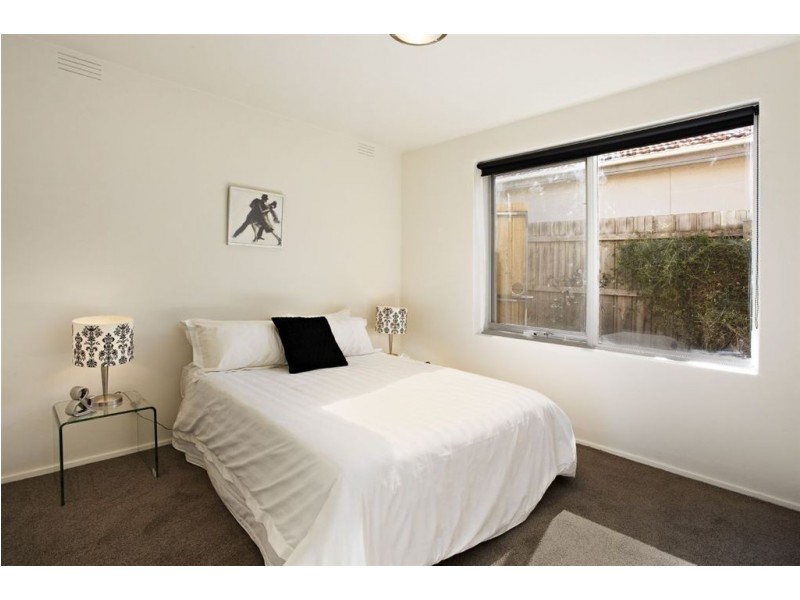 2/1 Collins Street, Thornbury VIC 3071