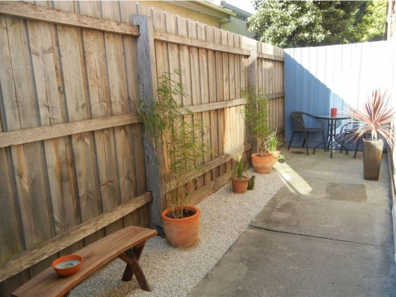 2/1 Collins Street, Thornbury VIC 3071