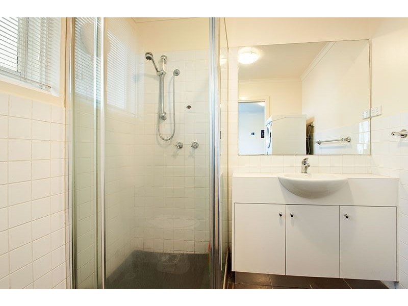 2/5 Christmas Street, Northcote VIC 3070