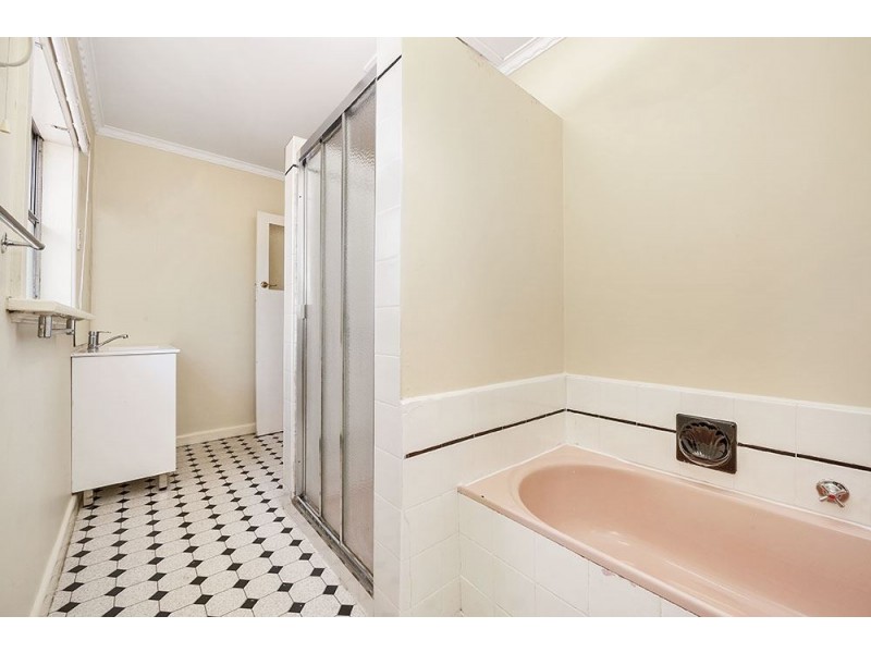 Rear/315A Victoria Road, Thornbury VIC 3071