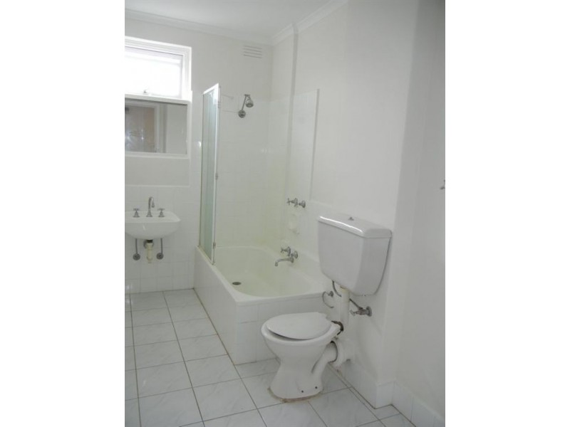 11/24 Loch Street, St Kilda VIC 3182