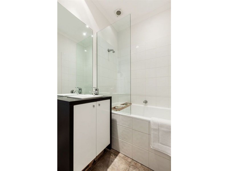 2/6 Kemp Street, Thornbury VIC 3071