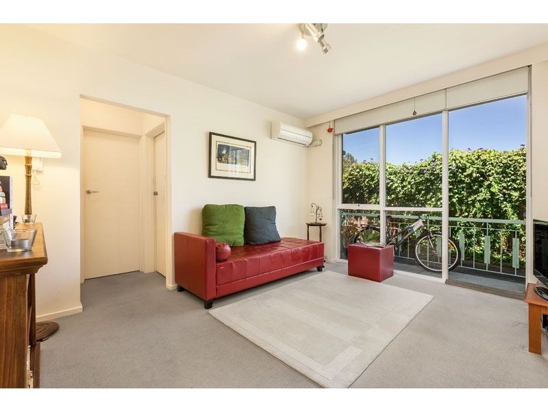 2/121 Gillies Street, Fairfield VIC 3078