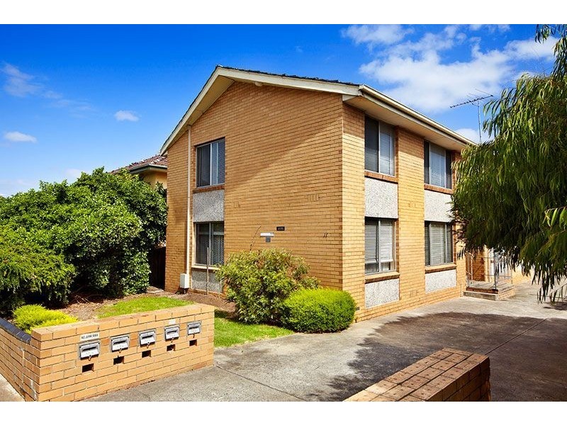 2/11 Kemp Street, Thornbury VIC 3071