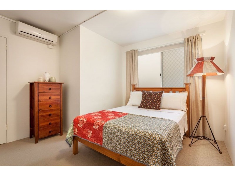 2/11 Kemp Street, Thornbury VIC 3071