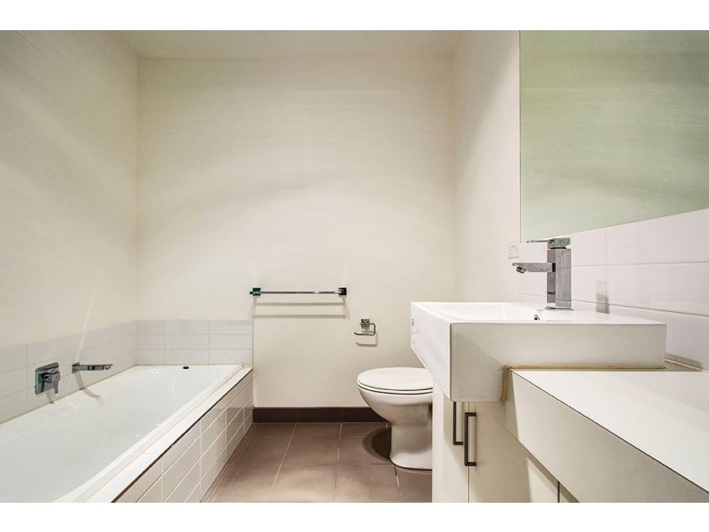 11/4 Urquhart Street, Northcote VIC 3070