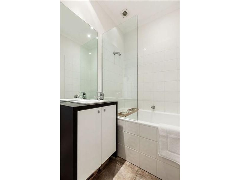 2/6 Kemp Street, Thornbury VIC 3071