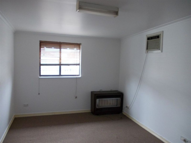 Rear 8 Bradford Avenue, Preston VIC 3072