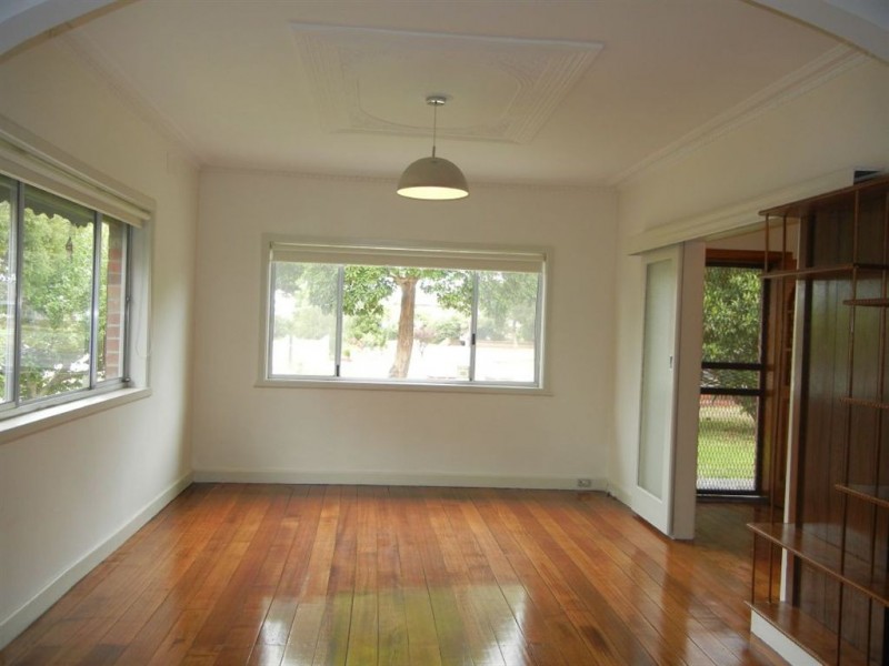 1 Shand Road, Reservoir VIC 3073