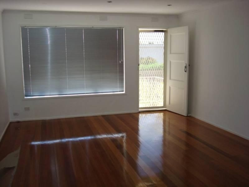 2/36 Willoughby Street, Reservoir VIC 3073