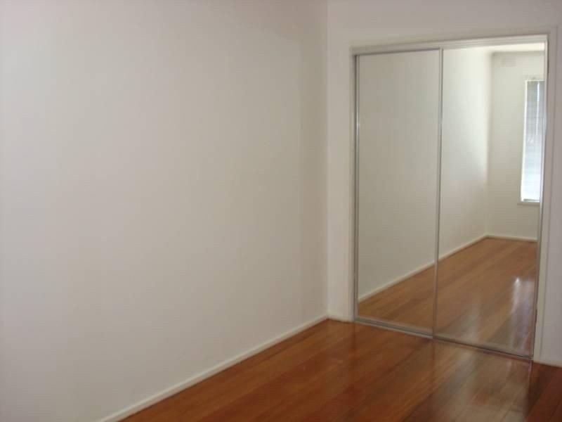 2/36 Willoughby Street, Reservoir VIC 3073