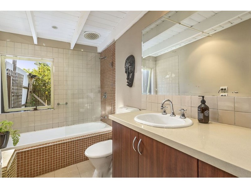 5 Gordon Grove, Northcote VIC 3070