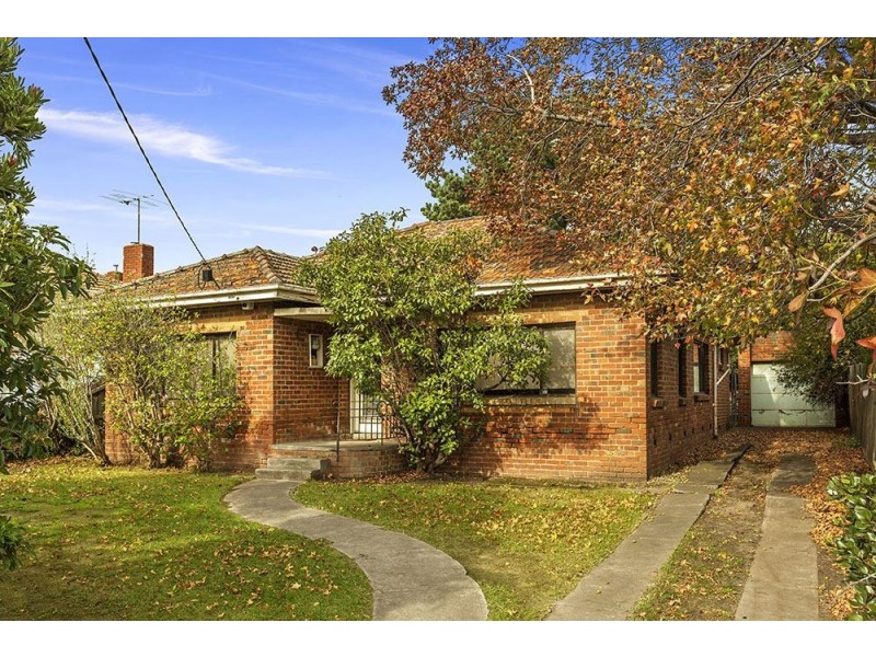 35 Thackeray Road, Reservoir VIC 3073