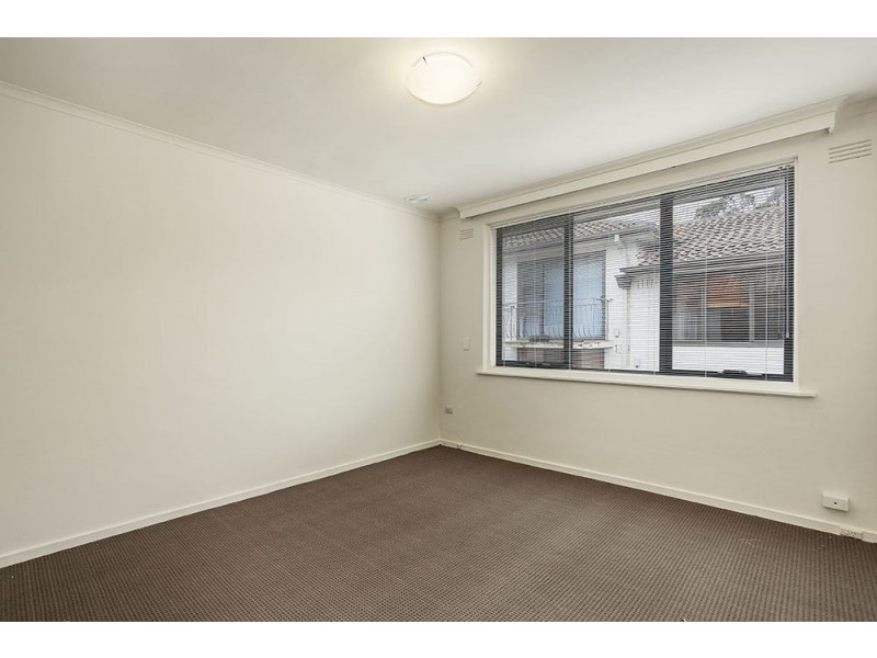 18/10 Anderson Road, Thornbury VIC 3071