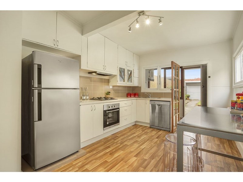 8 Gordon Grove, Northcote VIC 3070