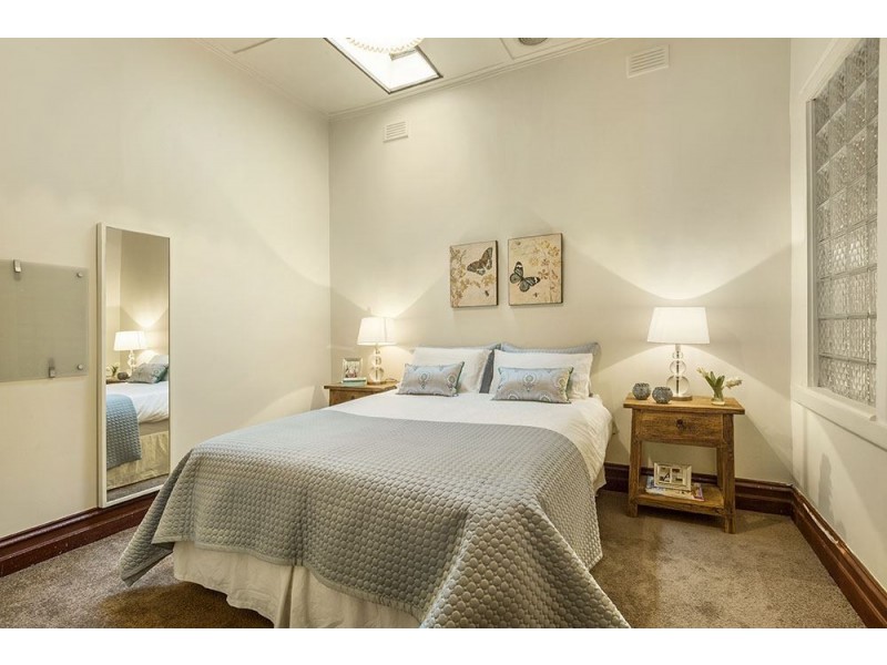 8 Gordon Grove, Northcote VIC 3070