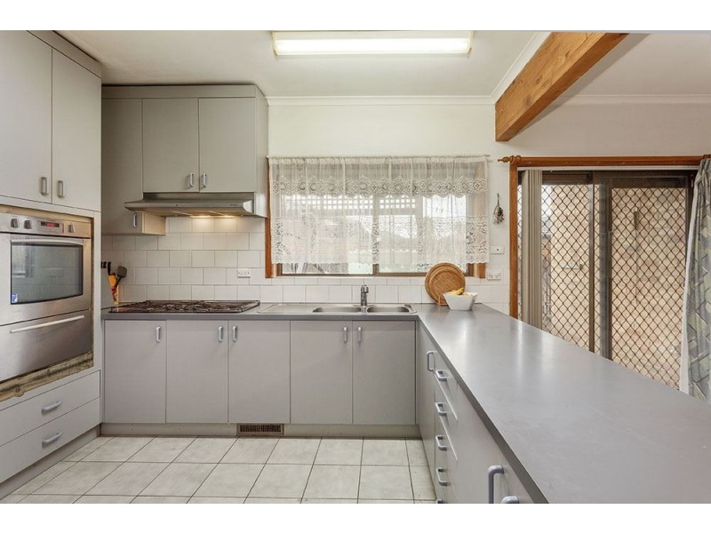 25 Lane Crescent, Reservoir VIC 3073