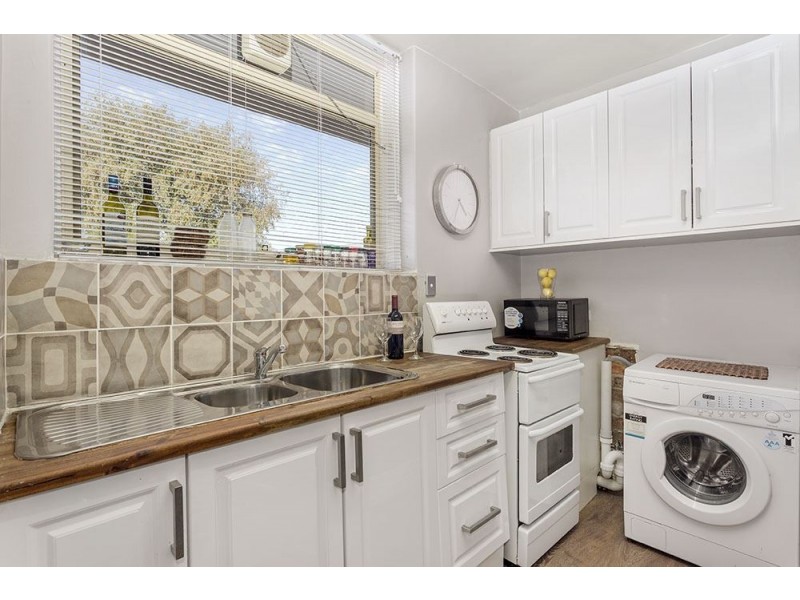 9/210 Clarke Street, Northcote VIC 3070
