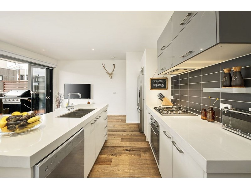 2/55 Gadd Street, Northcote VIC 3070