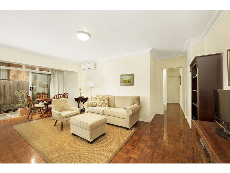 2/44 Swift St, Thornbury VIC 3071