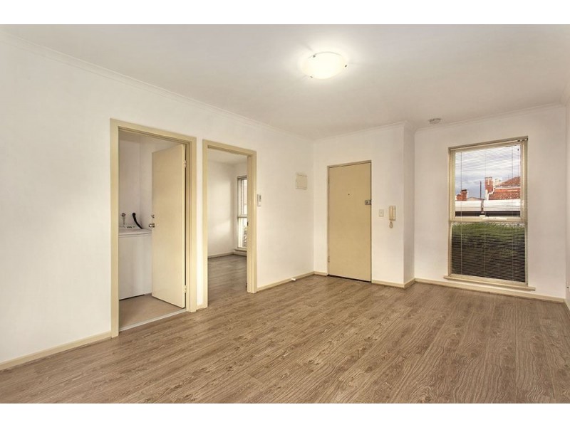 2/2 Dundas Street, Thornbury VIC 3071