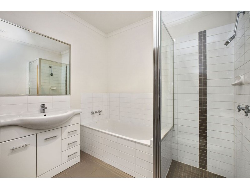 1/1B Wilkinson Street, Reservoir VIC 3073