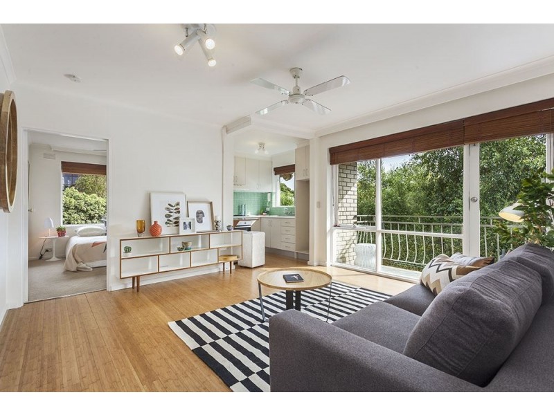 8/30 Urquhart Street, Northcote VIC 3070