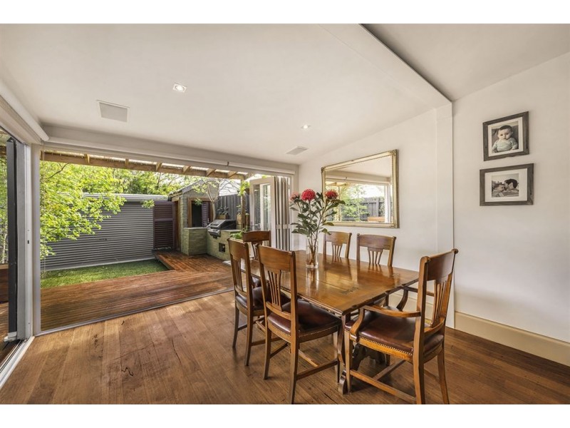 6 Robbs Parade, Northcote VIC 3070